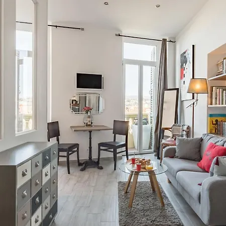 Pj - Dine On The Balcony At A Sleek Writer's Loft And Enjoy The View Lejlighed *