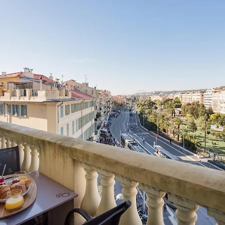 Pj - Dine On The Balcony At A Sleek Writer's Loft And Enjoy The View Apartment Nice